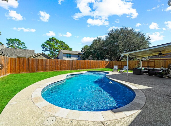 Photo - Welcome to Bay Glen!