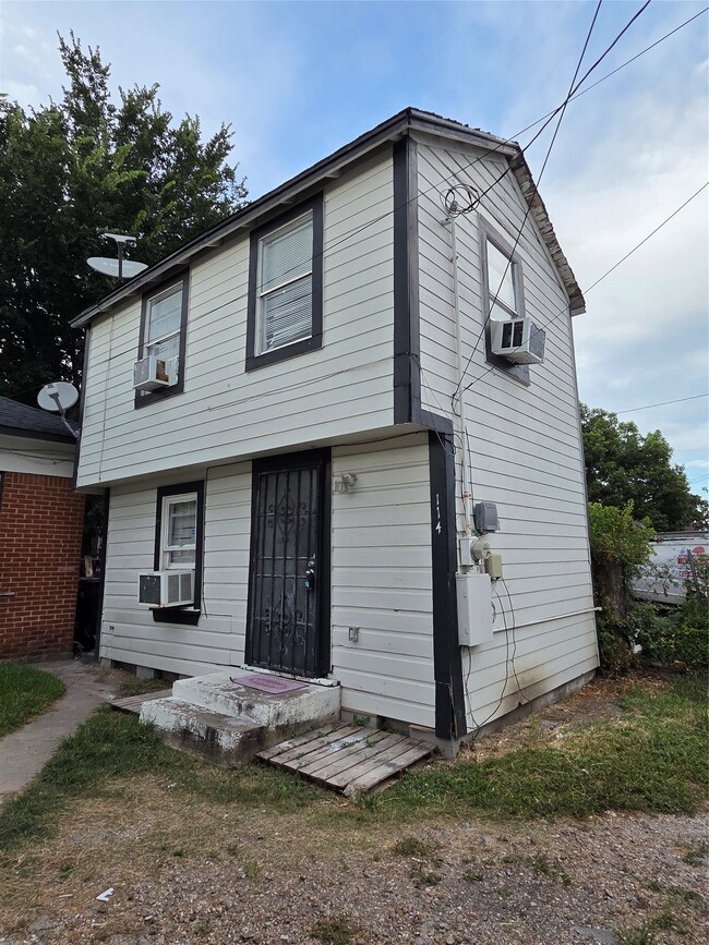 Photo - 114 Canton St Unidad 1/2