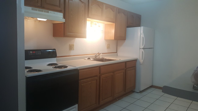 1 habitación, cocina - Northland Park Apartments