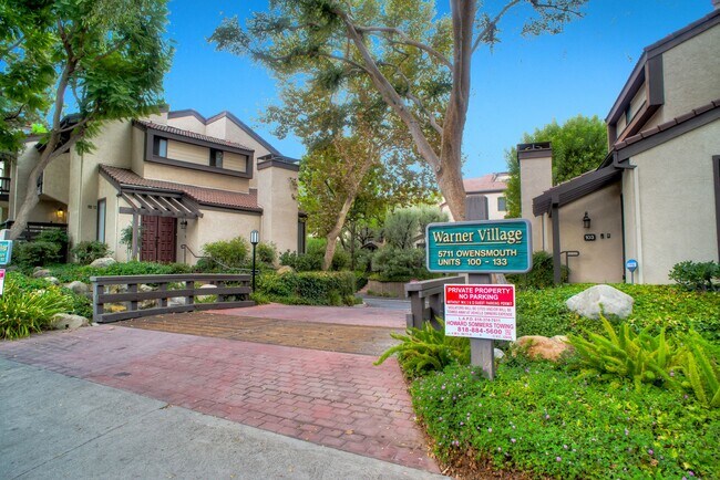 Photo - 5711 Owensmouth Ave