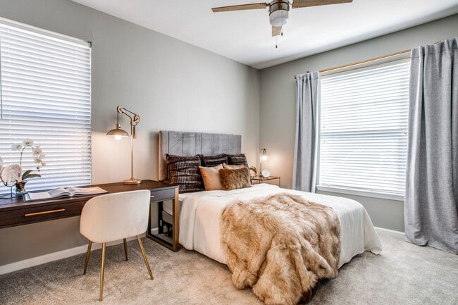 Vista 121 apartments — community photo