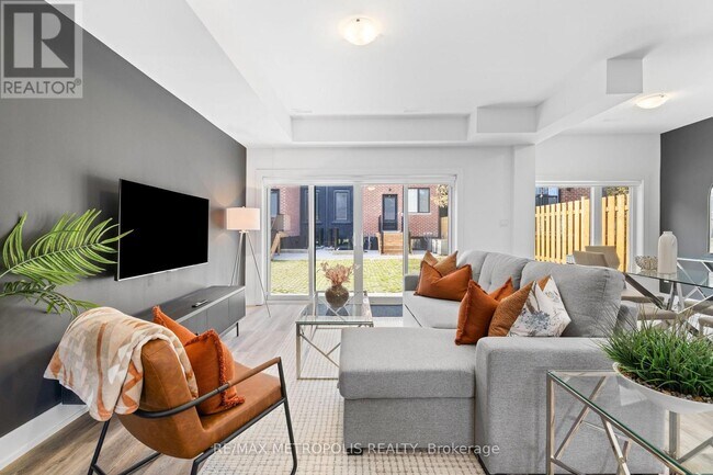 Photo - 449 Lansdowne Ave Unité Laneway