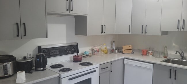 Building Photo - 611 Fernhill Rd Unit 3