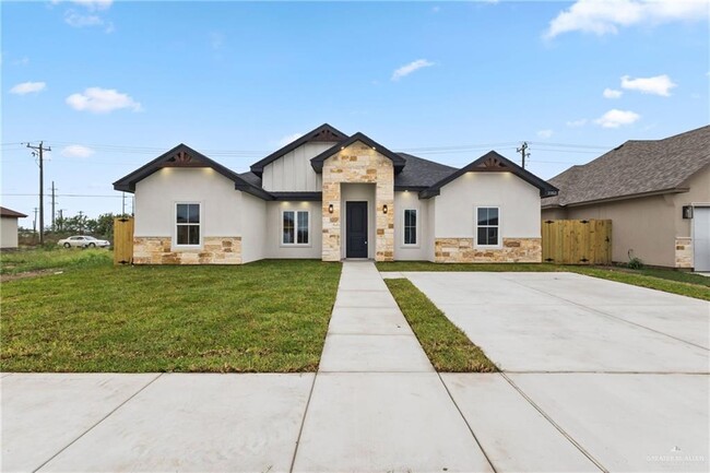 Building Photo - 17 Dorcas Cir