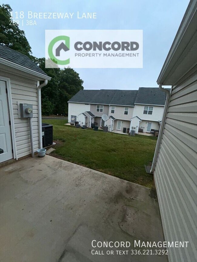 Photo - 118 Breezeway Ln
