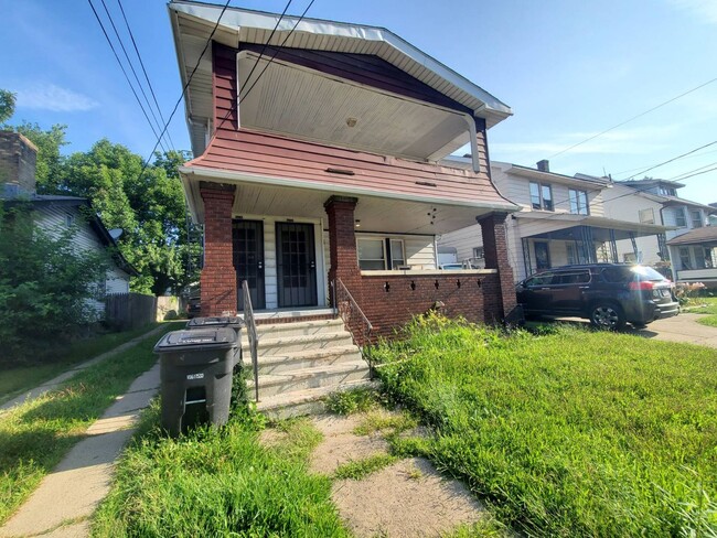 Photo - 15711 Grovewood Ave Unit 2