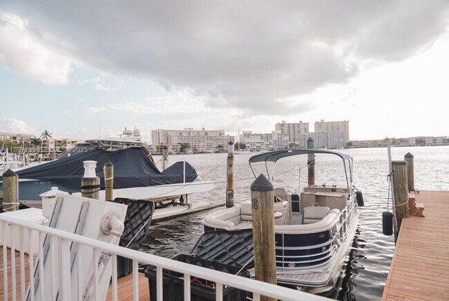 Photo - 100 Golden Isles Dr Unit 10