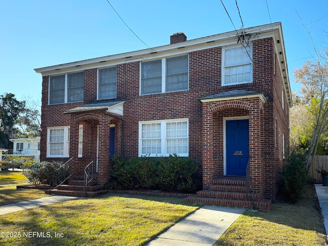 Building Photo - 2779 Riverside Ave Rental