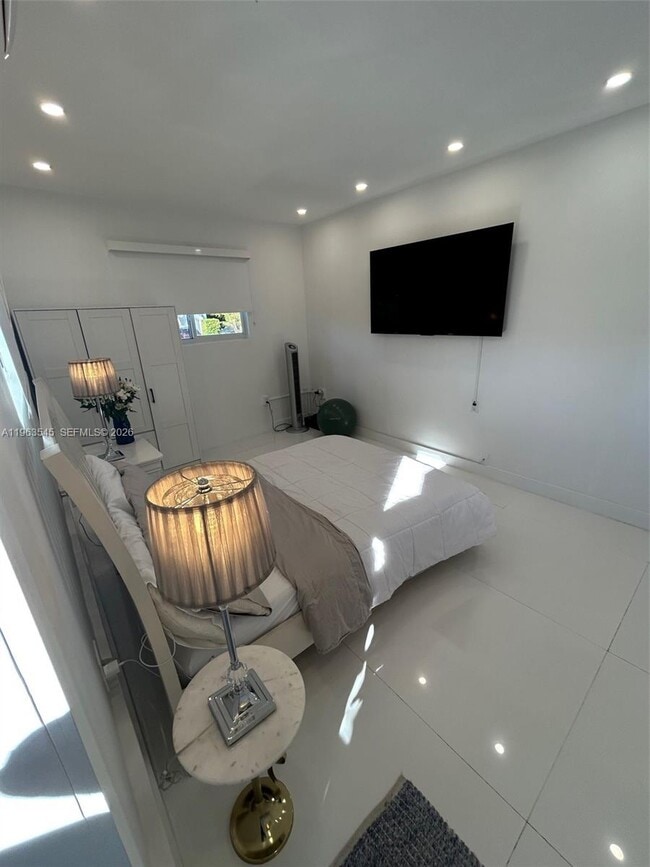 Photo - 8000 SW 19th St