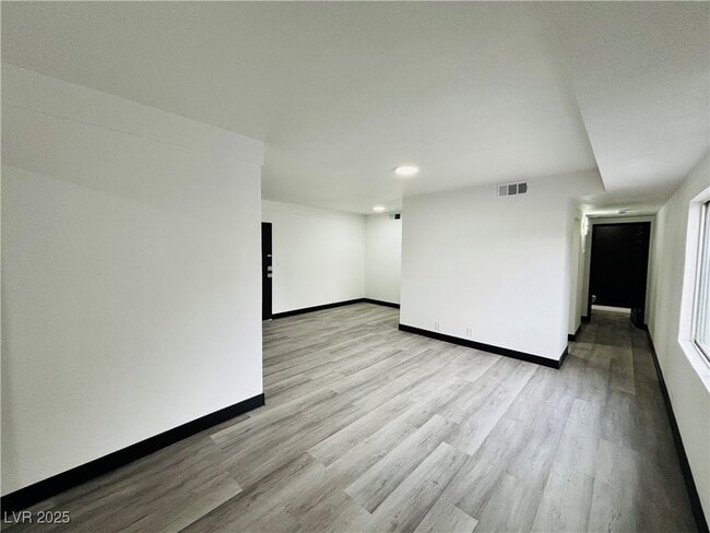 Photo - 1922 Fairfield Ave Unidad 211