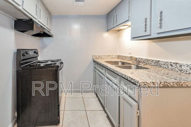 Photo - 1800 N Wayside Dr Unidad 20