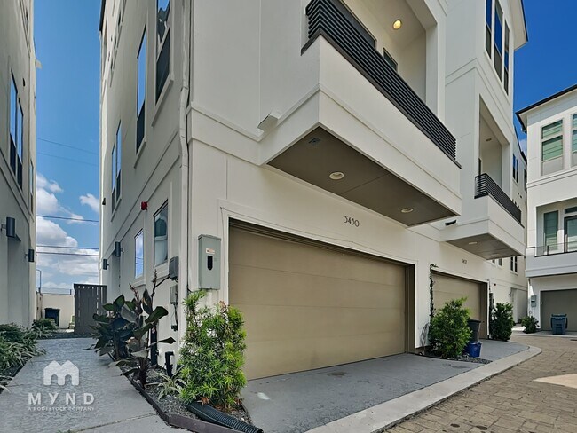 Building Photo - 5430 Cornish St