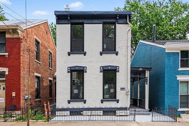 Building Photo - 818 Crescent Ave