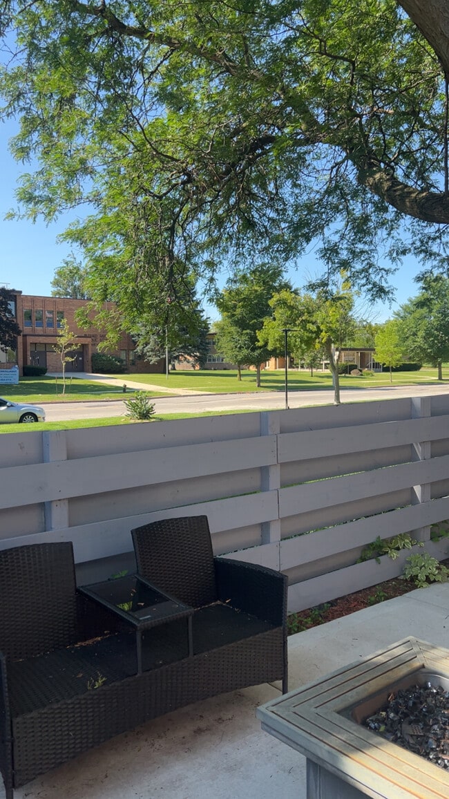 8572 W Villard Ave Unit 3 Level Townhome- Private Entry