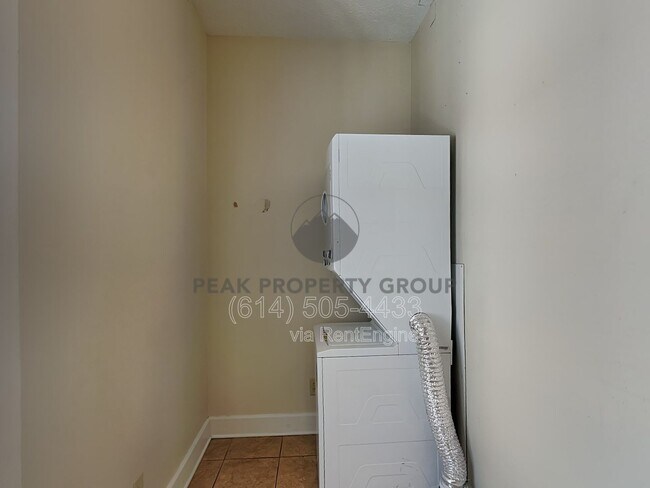 Photo - 1394 1/2 Indianola Ave Unidad C