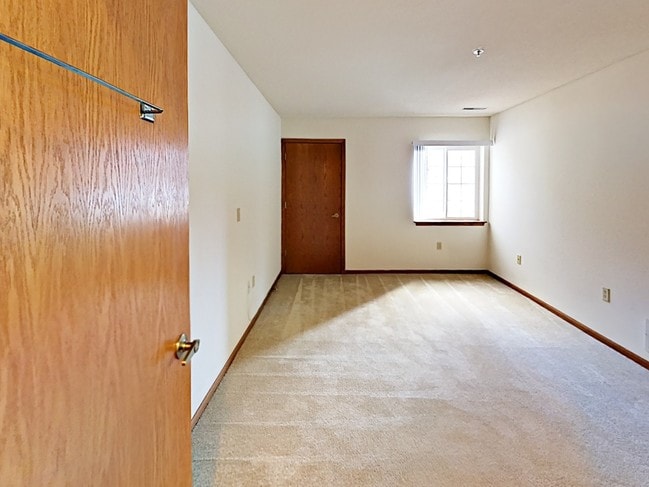 Image_H1ebnxhFbz.jpg - Willowbrook Court