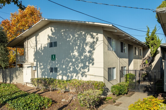 Baywood Apartments