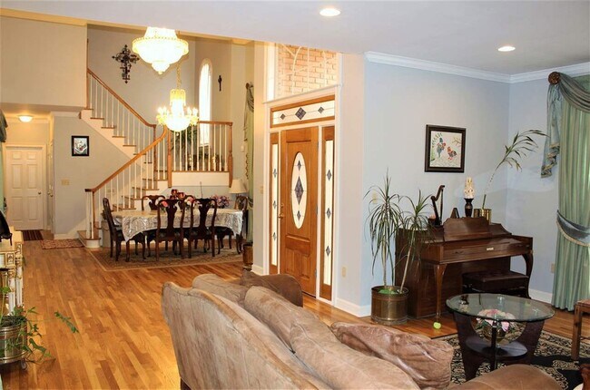 Photo - 355 Forest Hill-Irene Rd