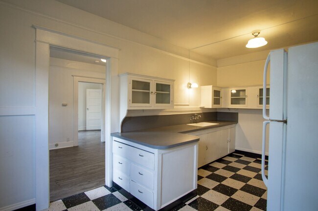 Photo - Sweet One Bedroom in Historic Building Loc... Unit 08