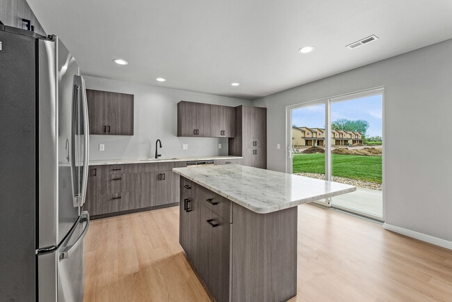 Building Photo - 1427 Thatcher Cir