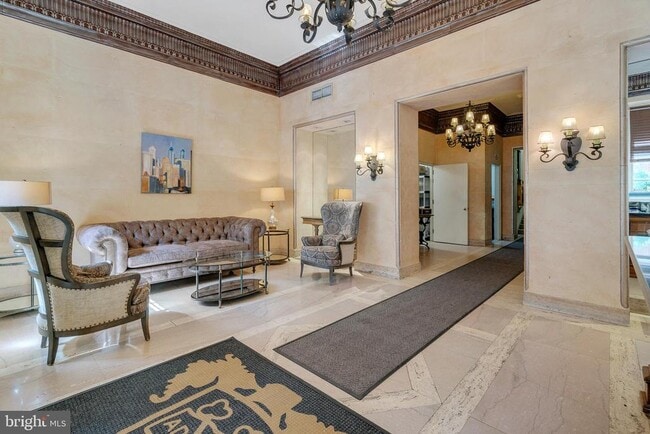 Building Photo - 2031 Locust St Unit 1903