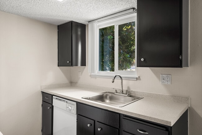 Capitol Club Apartments