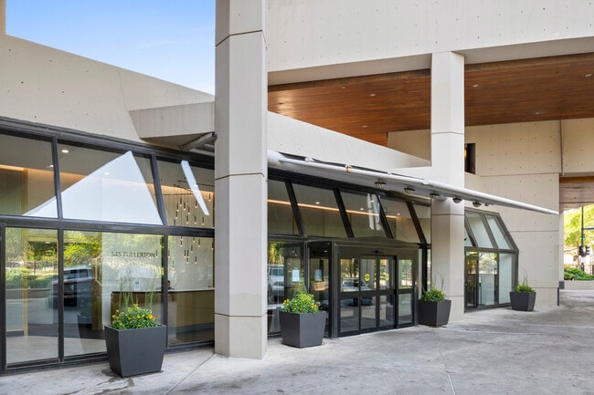 Photo - 345 W Fullerton Pkwy Unit 1706