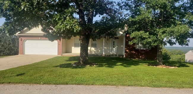 Building Photo - 4 bed / 3 bed Home with Gorgeous View!!!