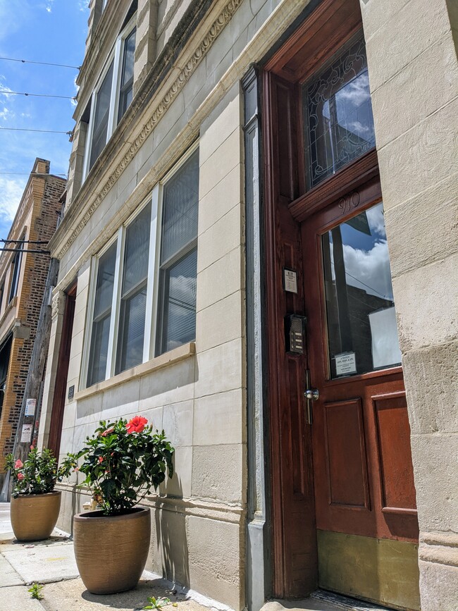 Harris Point Chicago - Harris Point Chicago Apartments