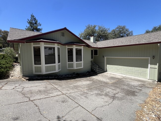 Building Photo - 17909 Huckleberry Dr