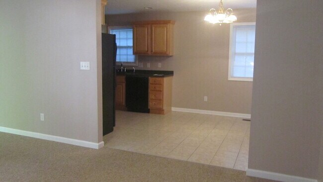 Great Location to School, Restaurants and ...