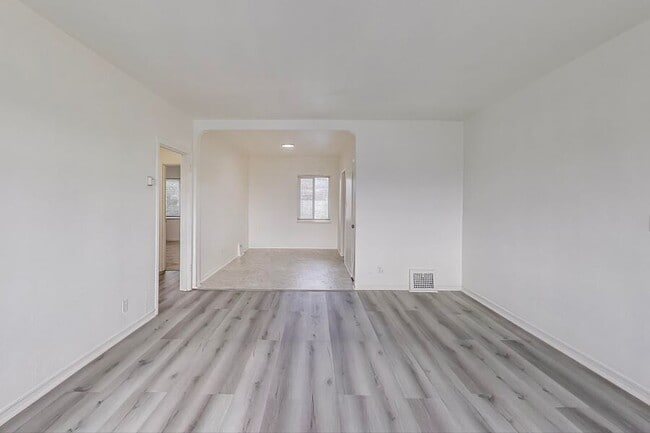 Photo - 5492 Ruth Ave Unidad 04