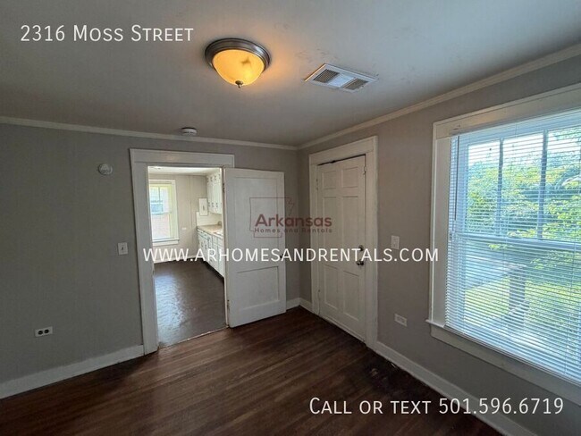 Photo - 2316 Moss St