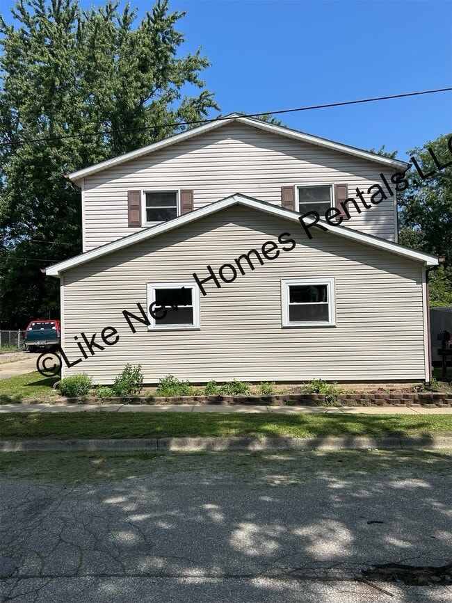 Building Photo - 8040 Maple St Unit A Rental