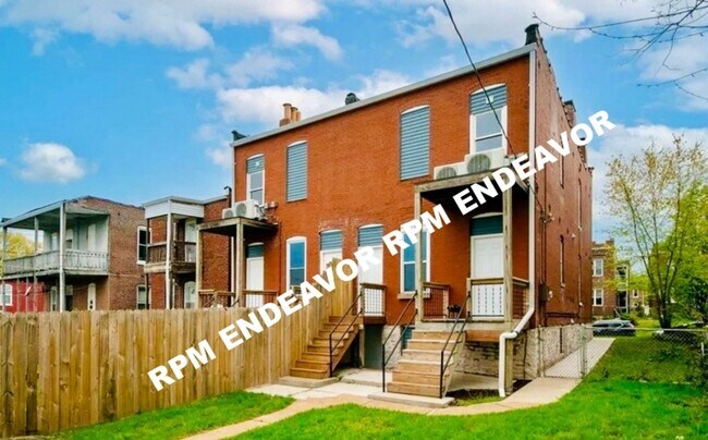 Photo - 3230 Pulaski St Unidad 3230A Pulaski St 2F