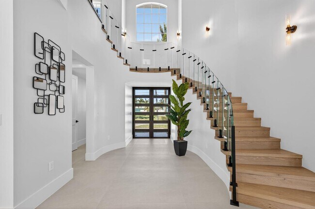 Photo - 310 SE 9th Ct