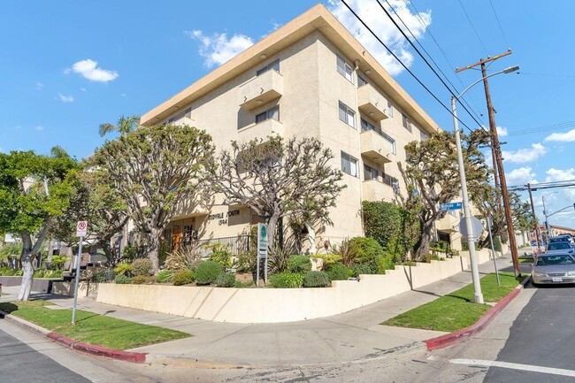 Photo - 1394 Midvale Avenue, Apartments
