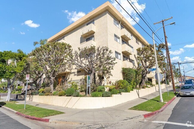 Building Photo - 1394 Midvale Avenue, Rental