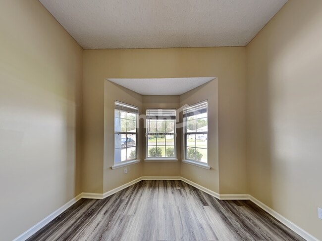 Photo - 2793 Crumplehorn Ln
