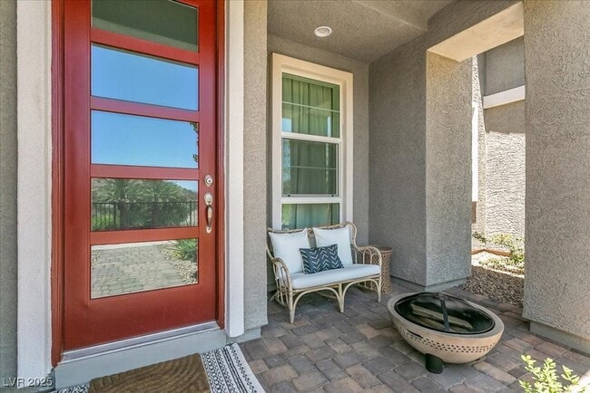 Photo - 92 Kimberlite Dr