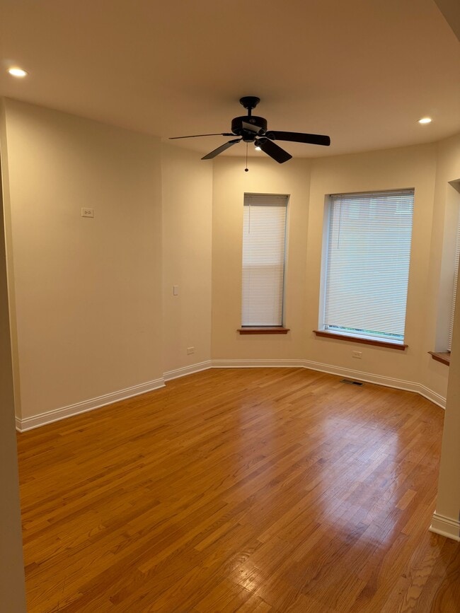 Photo - 6406 S Ingleside Ave Unit 1