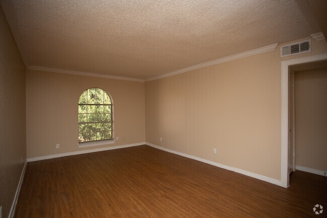 3BR, 2BA - 1320SF - C1