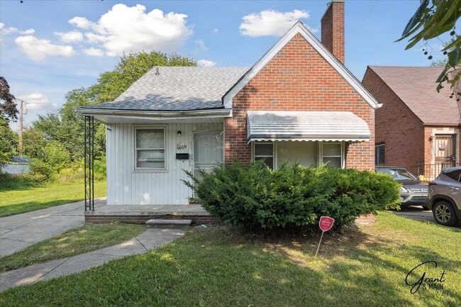 Building Photo - 3 bedroom - 1.5 bath - bungalow - $1250 Rental