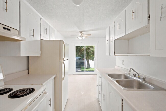 Photo - 334 Dacey Rd
