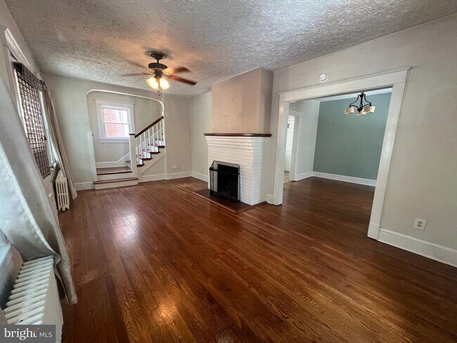 Photo - 813 Marye St