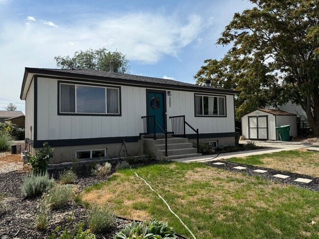 Building Photo - Modern Comfort in the Heart of West Jordan... Rental