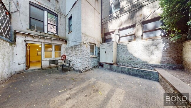 Building Photo - 286 W End Ave Rental