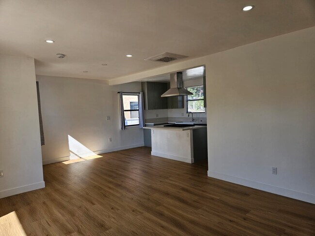 Photo - 9403 Tilmont St