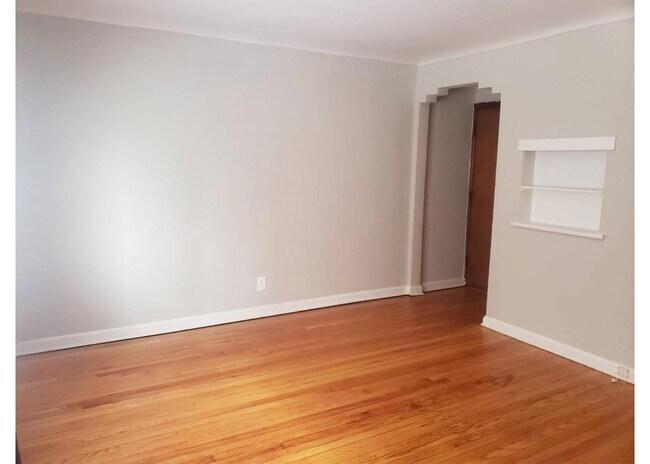 Photo - 950 Ludlow Ave Unit 950-02