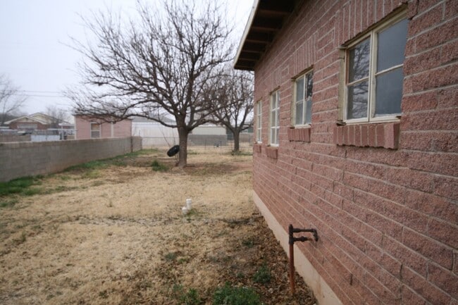 Photo - 2616 Sheldon St
